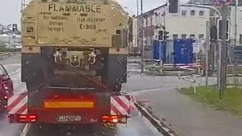 Verfrachten von Militärfahrzeugen