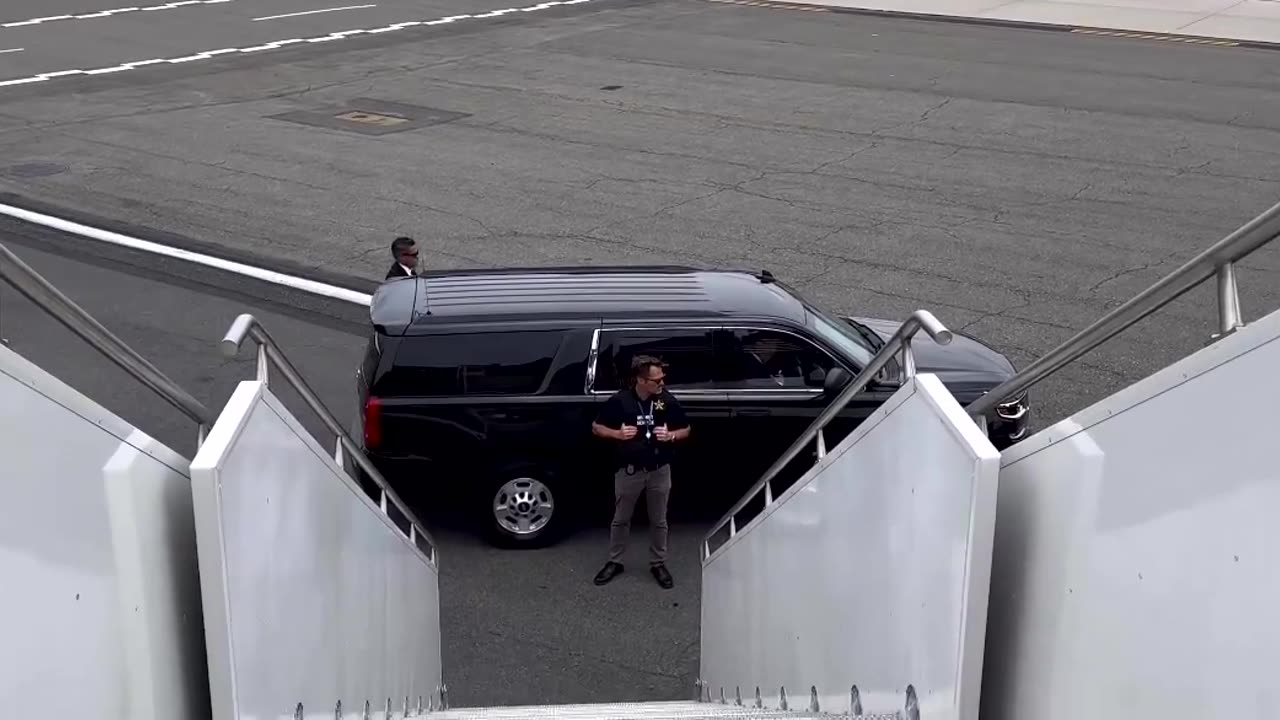 Happening Now: President Trump boards Trump Force One, heading to the Great