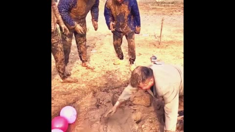 Mud with ballon