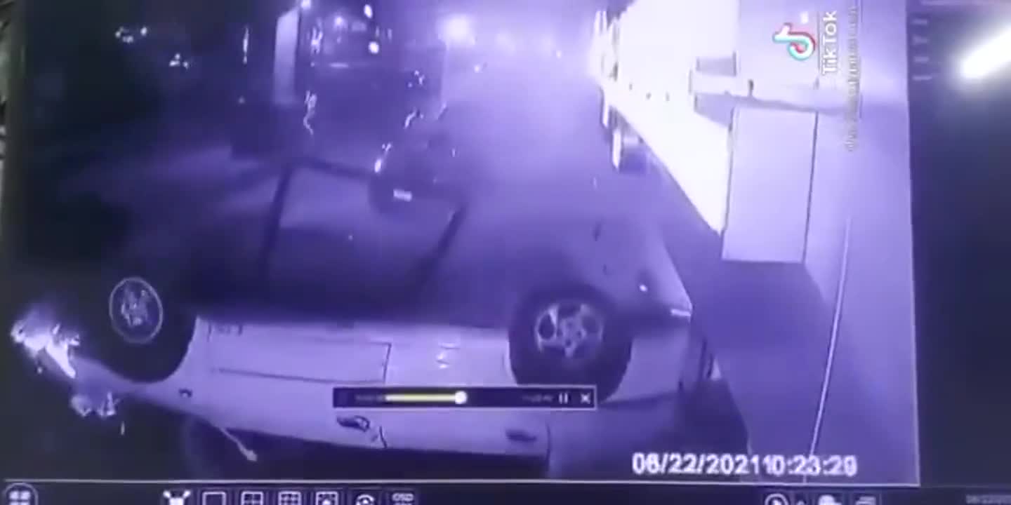 A car falls off the 6th of October Bridge ( Cairo )