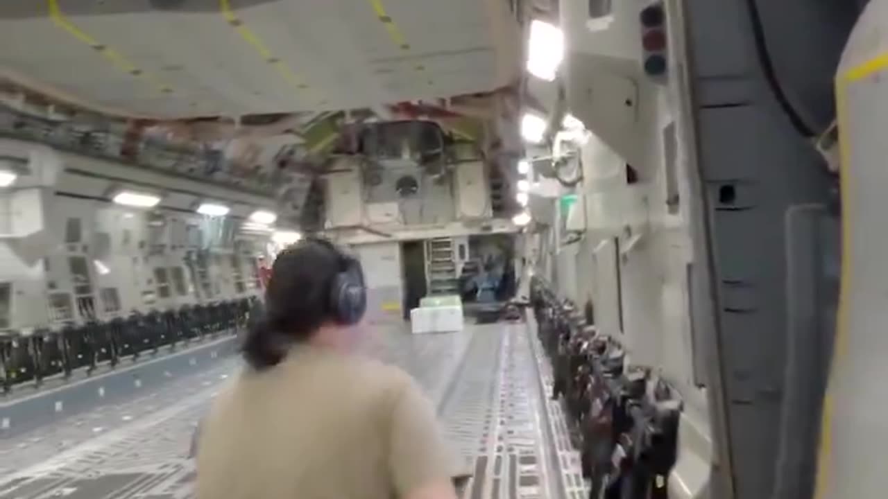 C 17 Globemaster III crew scrambled for emergency takeoff at full throttle