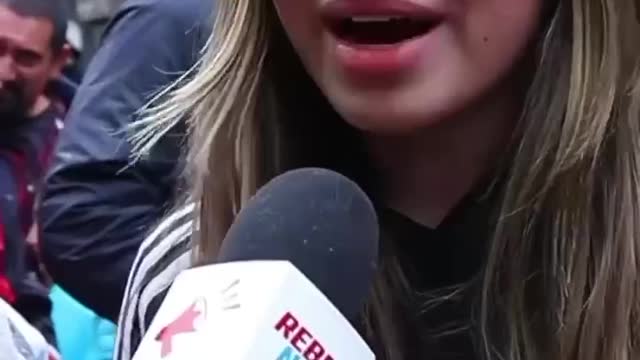 Melbourne, Australia: This 14 year old knows what's happening..