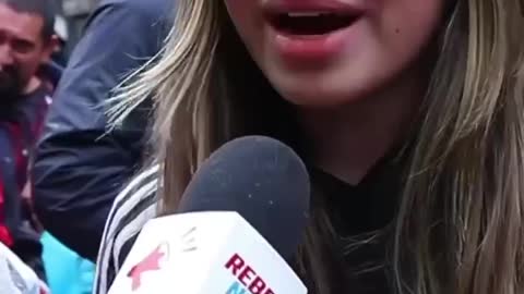 Melbourne, Australia: This 14 year old knows what's happening..