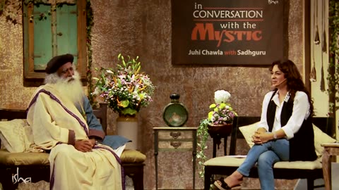 Of Love and Life - Juhi Chawla In Conversation with Sadhguru 😍😍✨