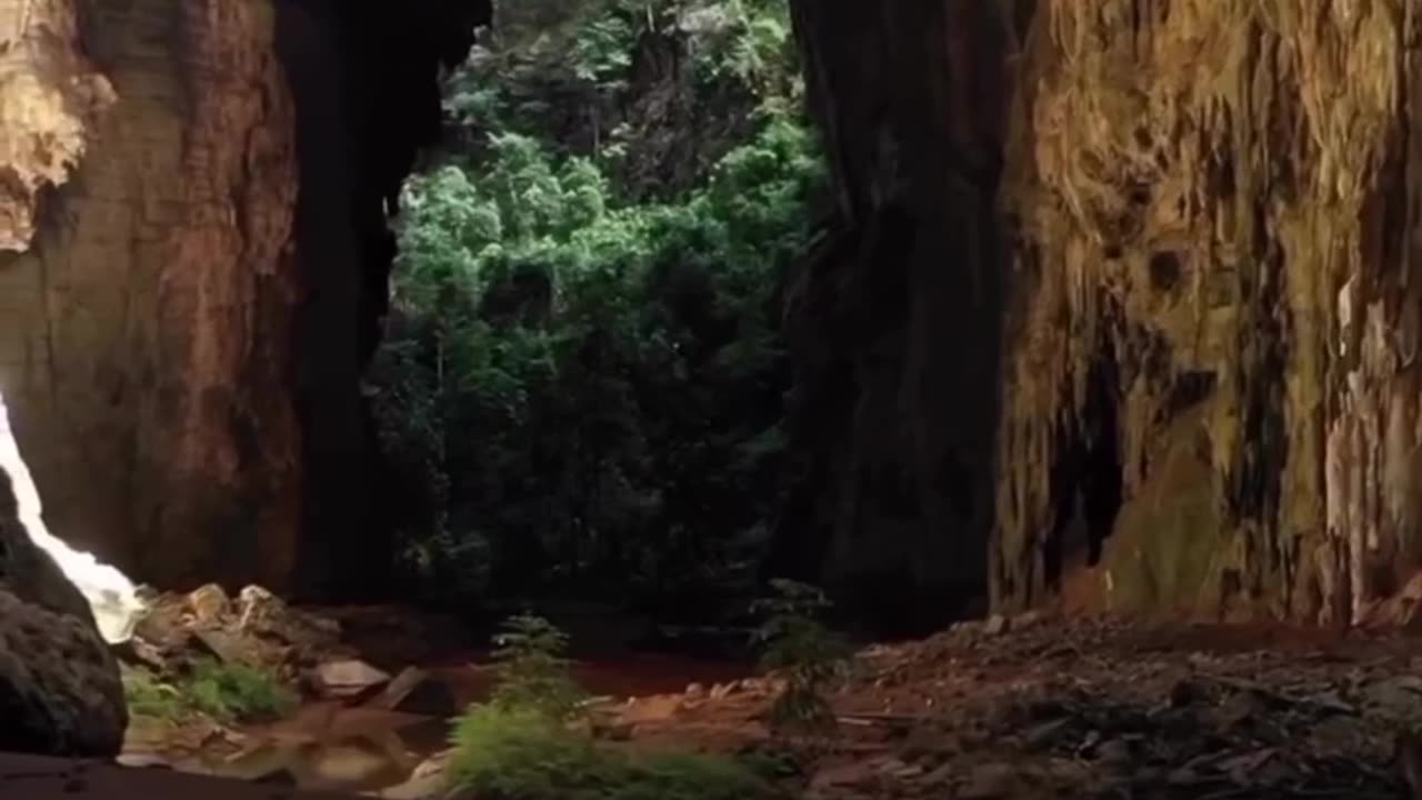 Parque Nacional Cavernas Peruacu~Did U Know That A Large Mass Of Limestone Are Homes To Thousands Of Caves Spread Through Brazil?