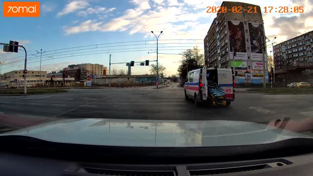 Ambulance Forgets to Close Back Doors