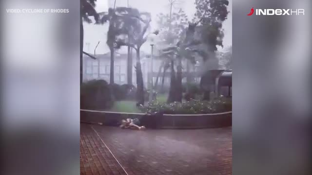 HONG KONG: Supertajfun nosi ljude