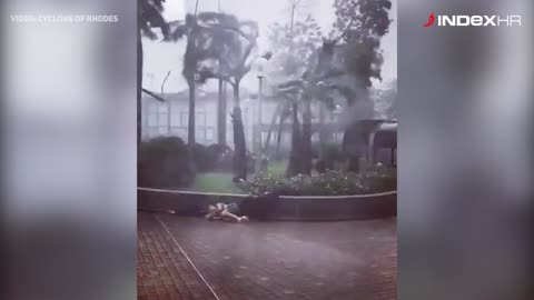 HONG KONG: Supertajfun nosi ljude