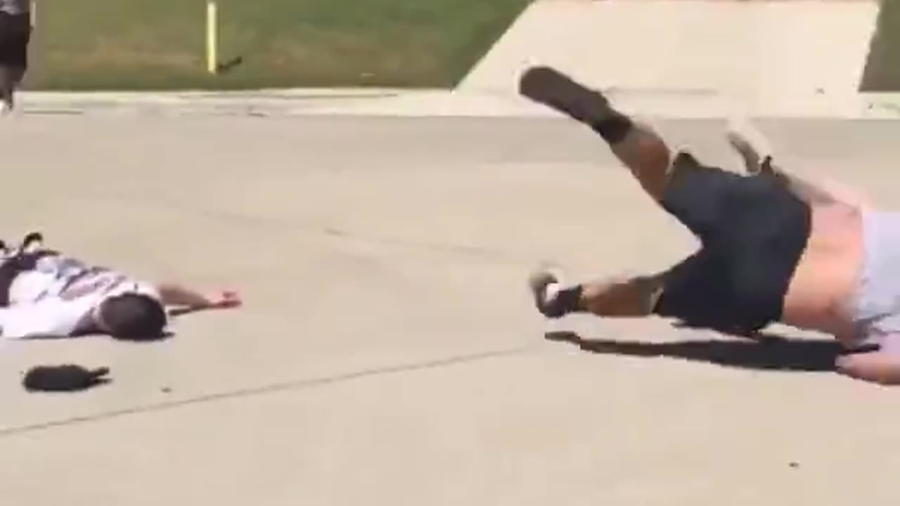 2 v 1 L + Mom Embarrassment