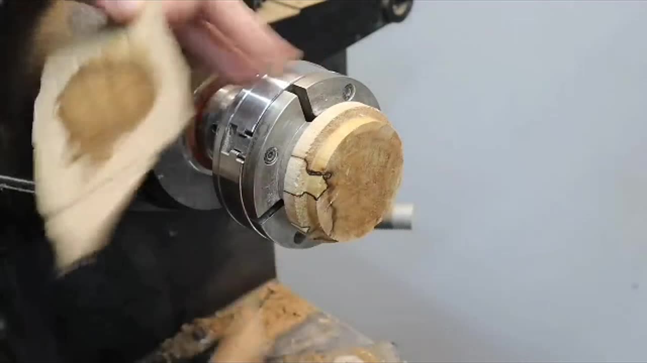 Moodturnnin Golden Delicious Log to Urn