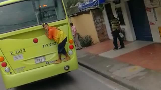 Imprudencias en Metrolínea