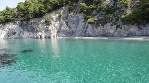 Sea and white rocks