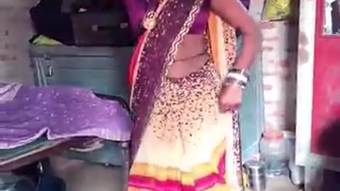 Pahle sadiyan hilave Kamariya