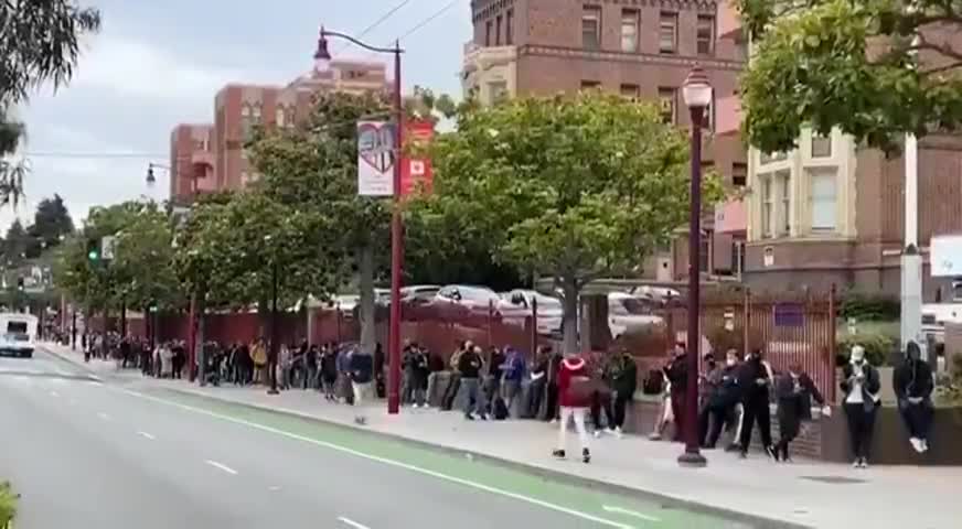 San Francisco monkeypox vaccine line