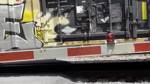 Stuck On The Wrong Side of A Train - We Look at Train Graffiti Which Was Woke And Cringe....