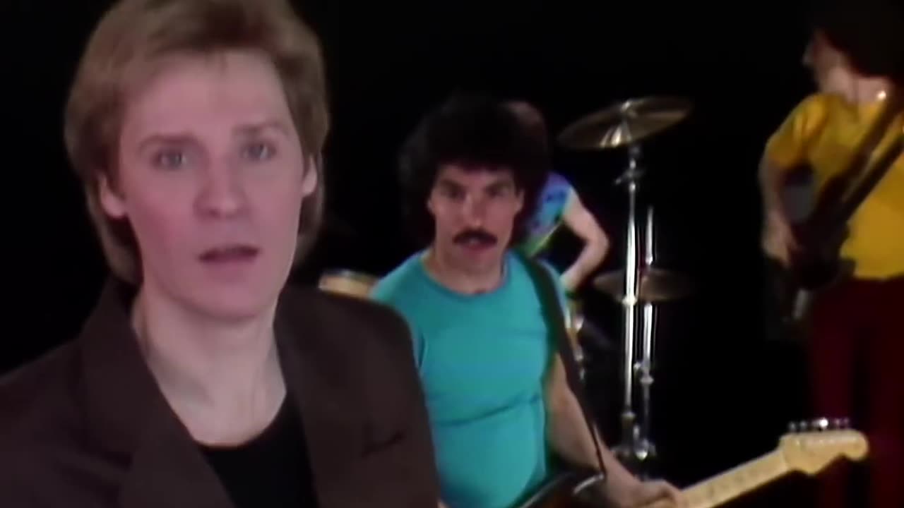 Daryl Hall & John Oates - You Make My Dreams (Official HD Video)