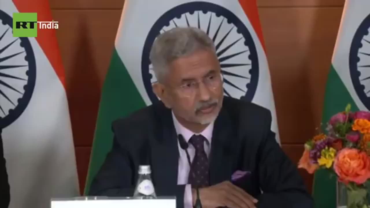 BBC reporter asks External Affairs Minister @DrSJaishankar about PM Modi and President Putin's hug