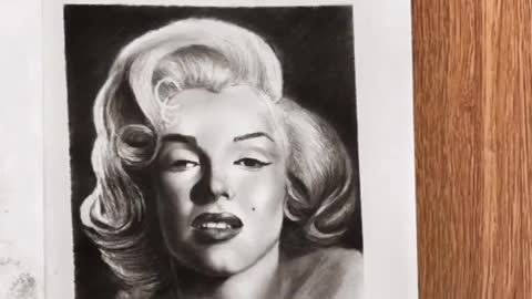 Drawing marilyn monroe in pencils