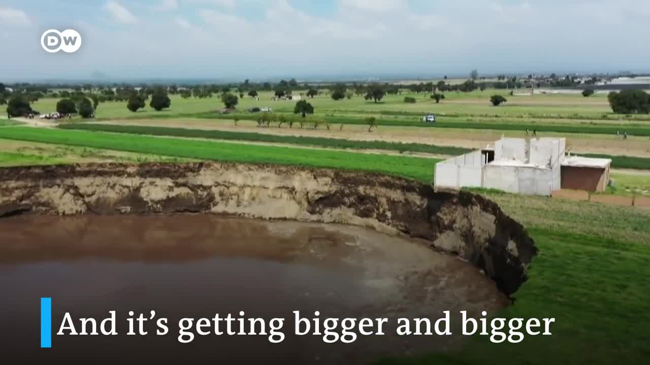 Mysterious sinkhole in Mexico has voracious appetite | DW News