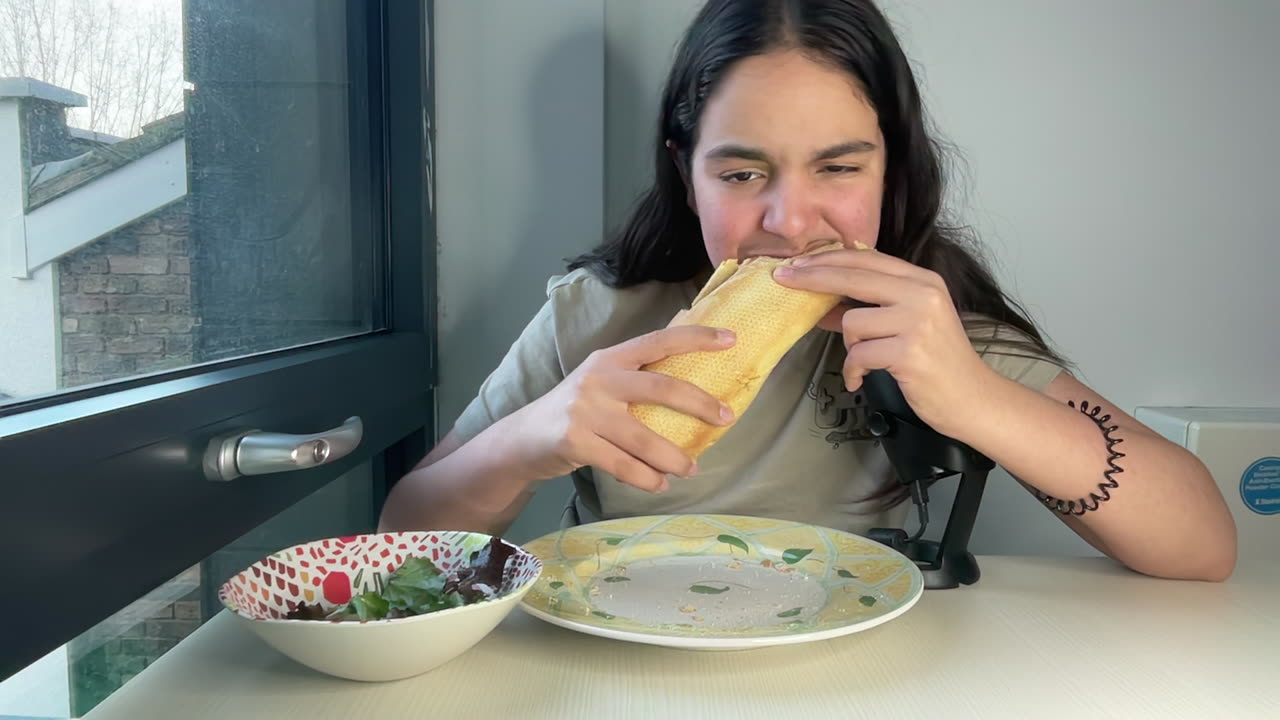 ASMR Sucuk Sandwich mukbang | 🇹🇷
