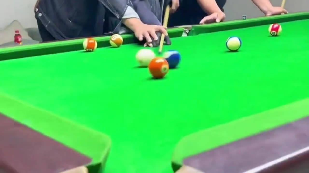 Funny Video Billiards million views - p319