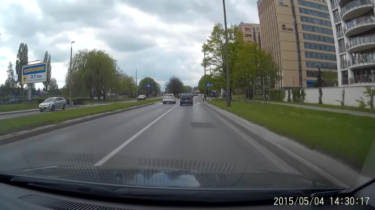 Police Stops Reckless Driver For Ignoring Pedestrian Crossing