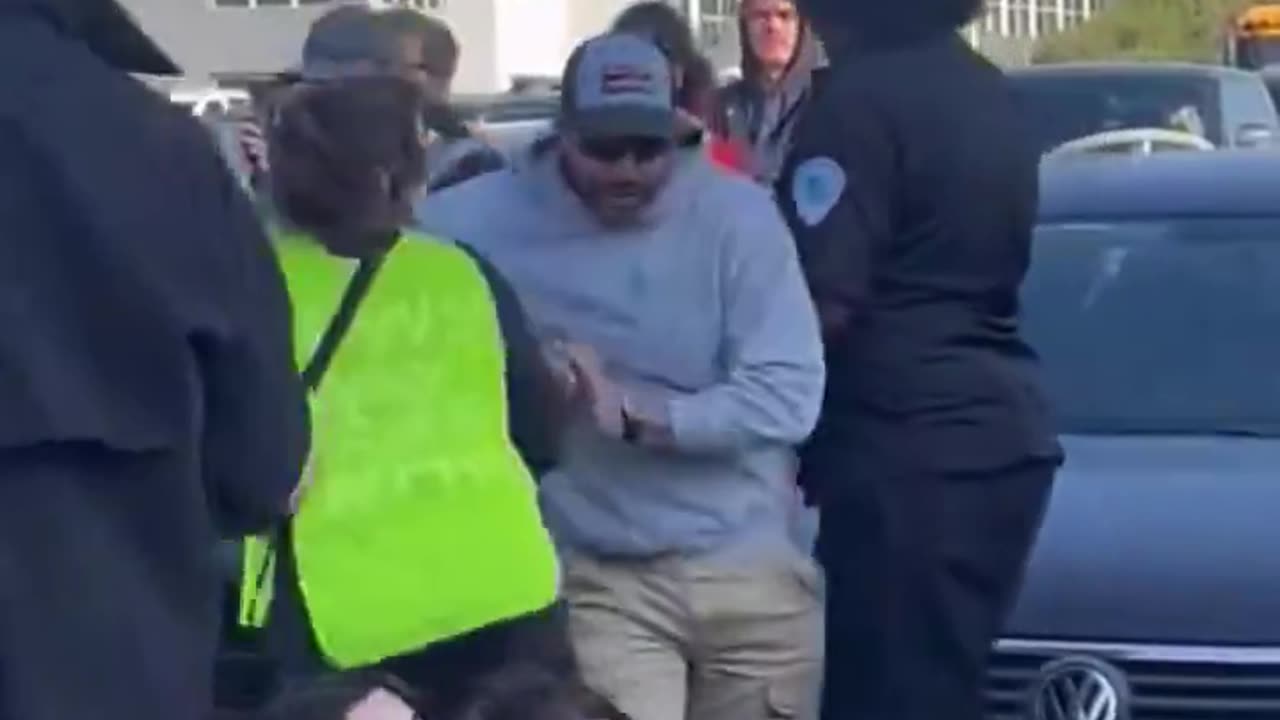 Angry Drivers In L.A. Trying To Remove Anti-Israel Protesters Blocking 110 Freeway