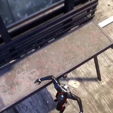 Bro_hits_his_head_so_hard