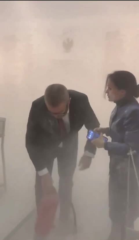 👏🏻 A Polish MP extinguished Hanukkah candles in parliament