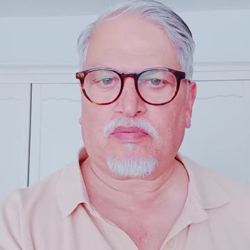 Mr Khan Lip-syncs to an Urdu Song Mausam Hai Ashiqana - Pakeeza!