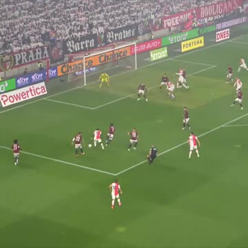 Slavia secured the lead in the derby thanks to a quick goal by Chytil and a shot by Zafeiris