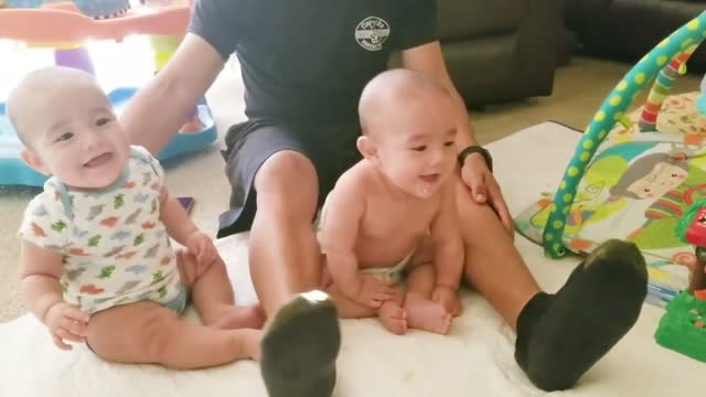 Twins Baby Video (Best Videos Of Funny Twin Babies Compilation)