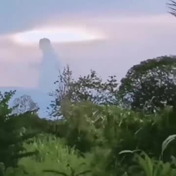 JESUS APARECE NO CÉU DA INDONÉSIA