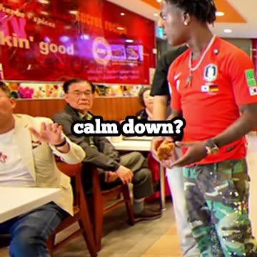 Speed tries KFC in south korea #ishowspeed