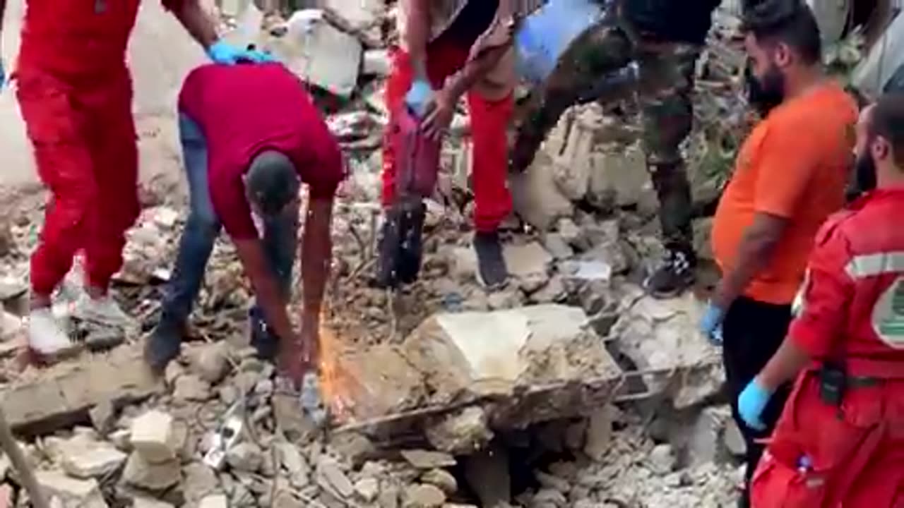 Israel announced that special forces and airborne troops conducted incursions into Lebanon