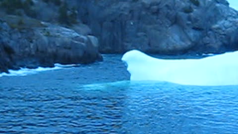 Berg Drifting closer..