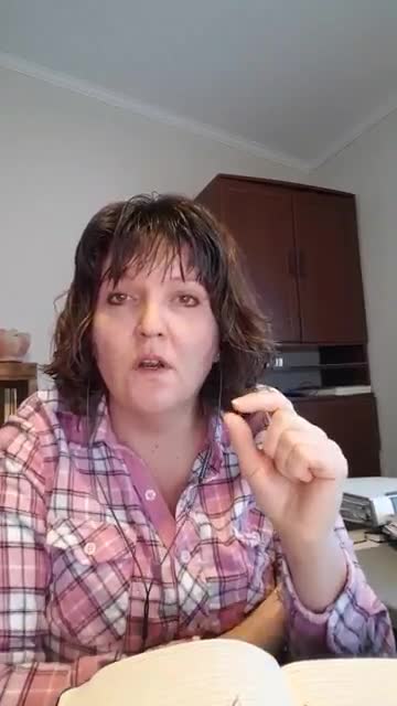 Can't get attention for your service business? | Human Design Mechanics and Using your Voice