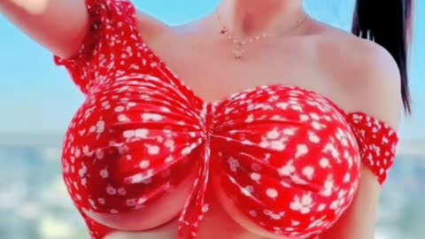 Boobs bouncing and Moving Left Right