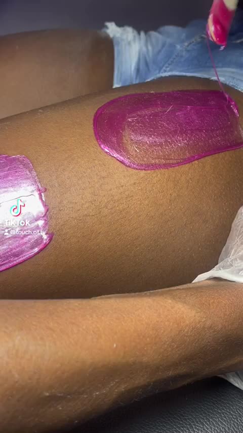 Tyaunna McCoy Demonstrates Thigh Waxing with Sexy Smooth Tickled Pink Hard Wax