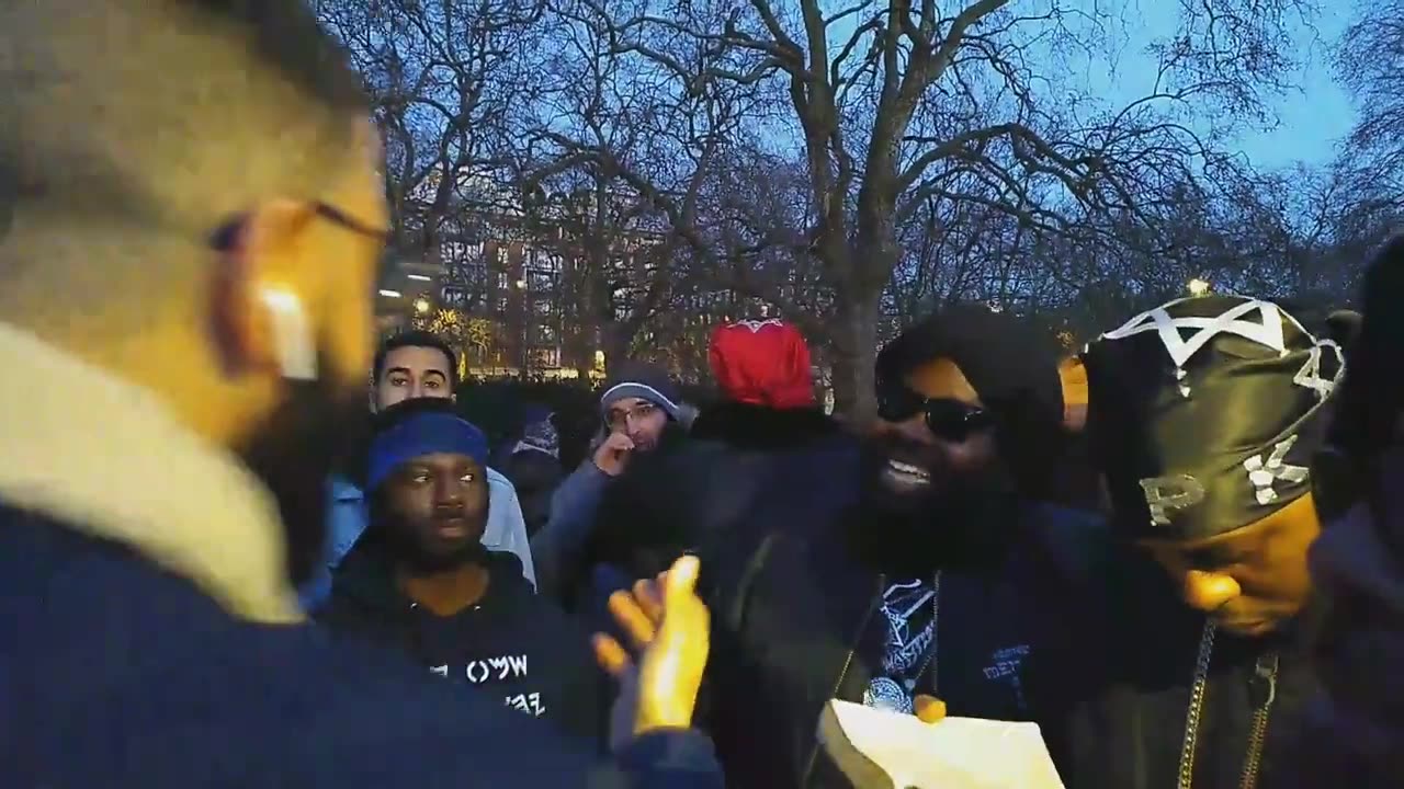 Captain Mashak of The ISUPK Speaks To Some Muslims at Speakers Corner Pt 2 - Ali