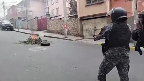 Bolivian Police Clash with Protesters Amid Economic Turmoil