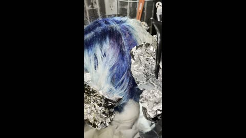 How to dye blue silver ombré hair