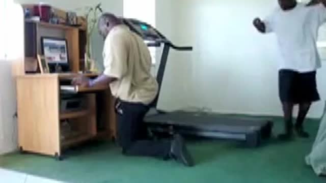 😂Falling off tredmill 🤣