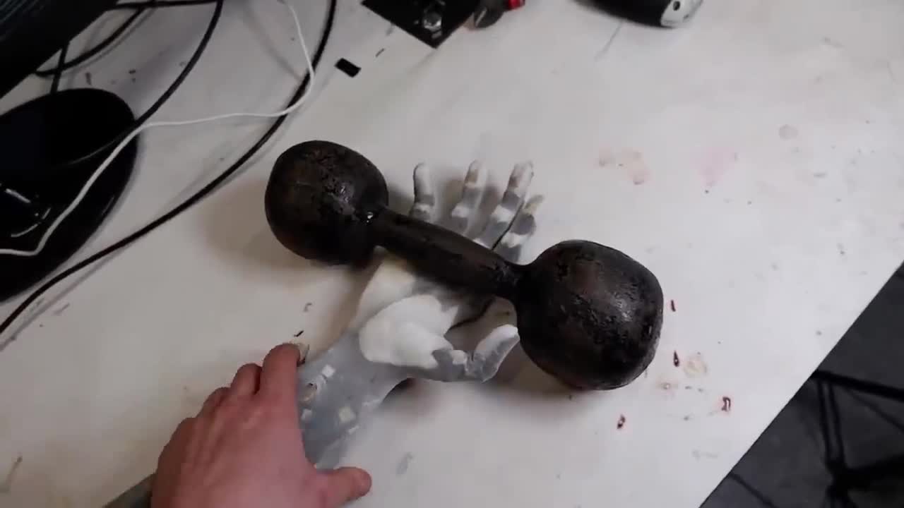 Bionic Arm with artificial muscles