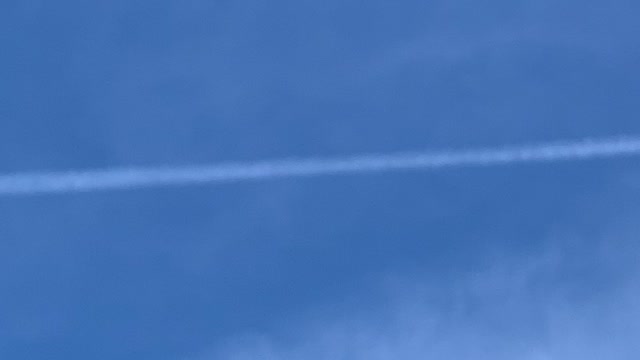 Contrails coming out of Louisville