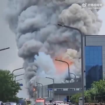 About 20 bodies located at lithium battery factory in South Korea after batteries caused massive fire