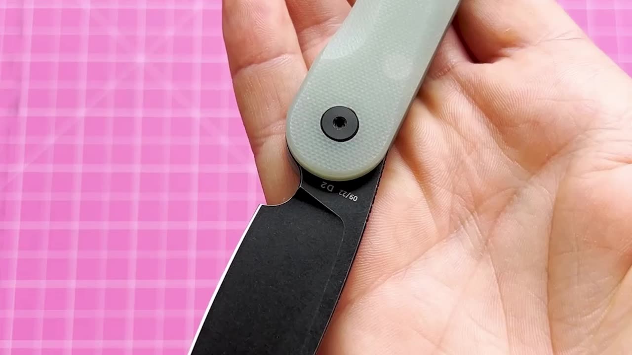 Sparrow by Daggerr Knives Unboxing - Ghost G10, D2 Blade & Button Lock