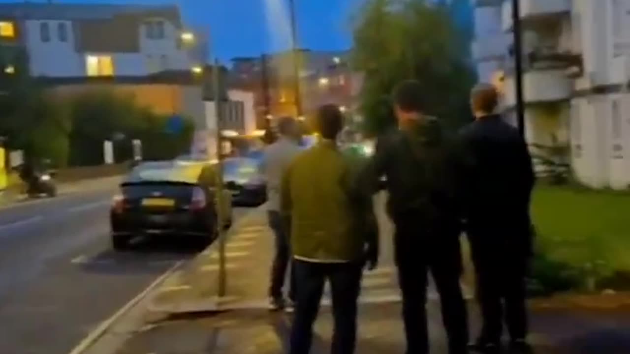 "New normal" scenes in "Modern London".