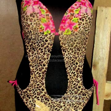 Trikini maculato e fiori