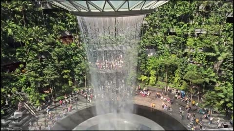 The Best Spots to See Rain Vortex at Jewel Changi Airport 🌧️